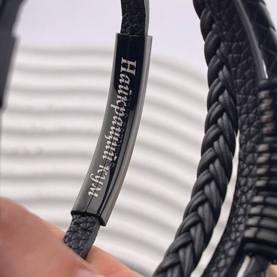 Браслет шкіряний з гравіюванням Бережи себе Вір у себе подарунок куму