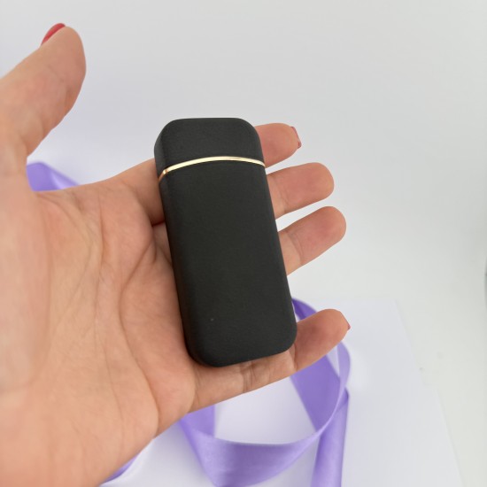 Запальничка USB з одного боку напис світиться, а з іншого може бути гравіювання