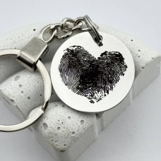 Брелок з гравіюванням відбитків ваших пальців у формі серця