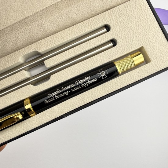 Подарункова металева ручка в коробці з індивідуальним гравіюванням