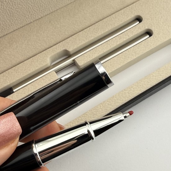 Іменна ручка металевий корпус з лазерним гравіюванням у подарунковій коробці